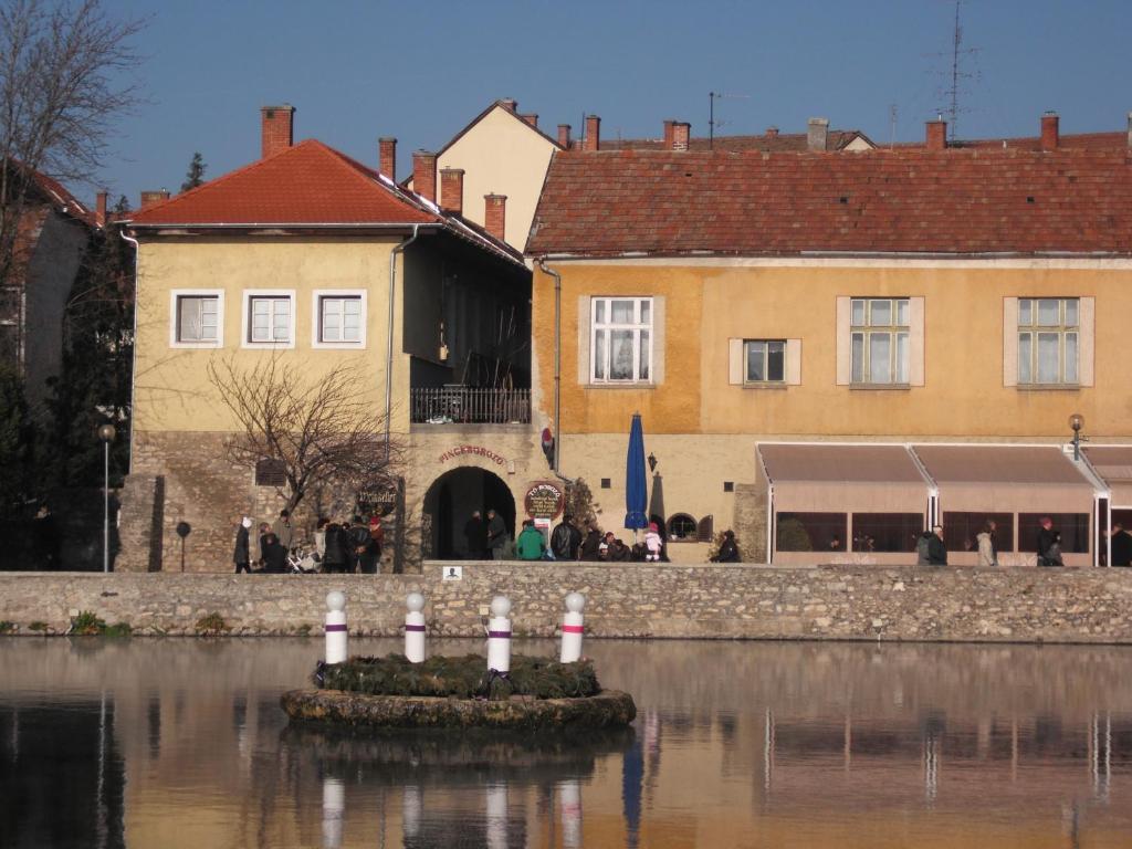 Tavas Barlang Apartman Tapolca Dış mekan fotoğraf